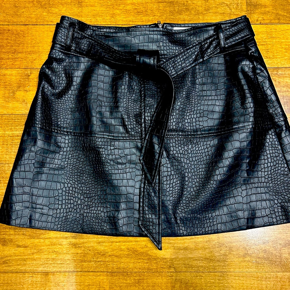 Leather mini skirt like new.